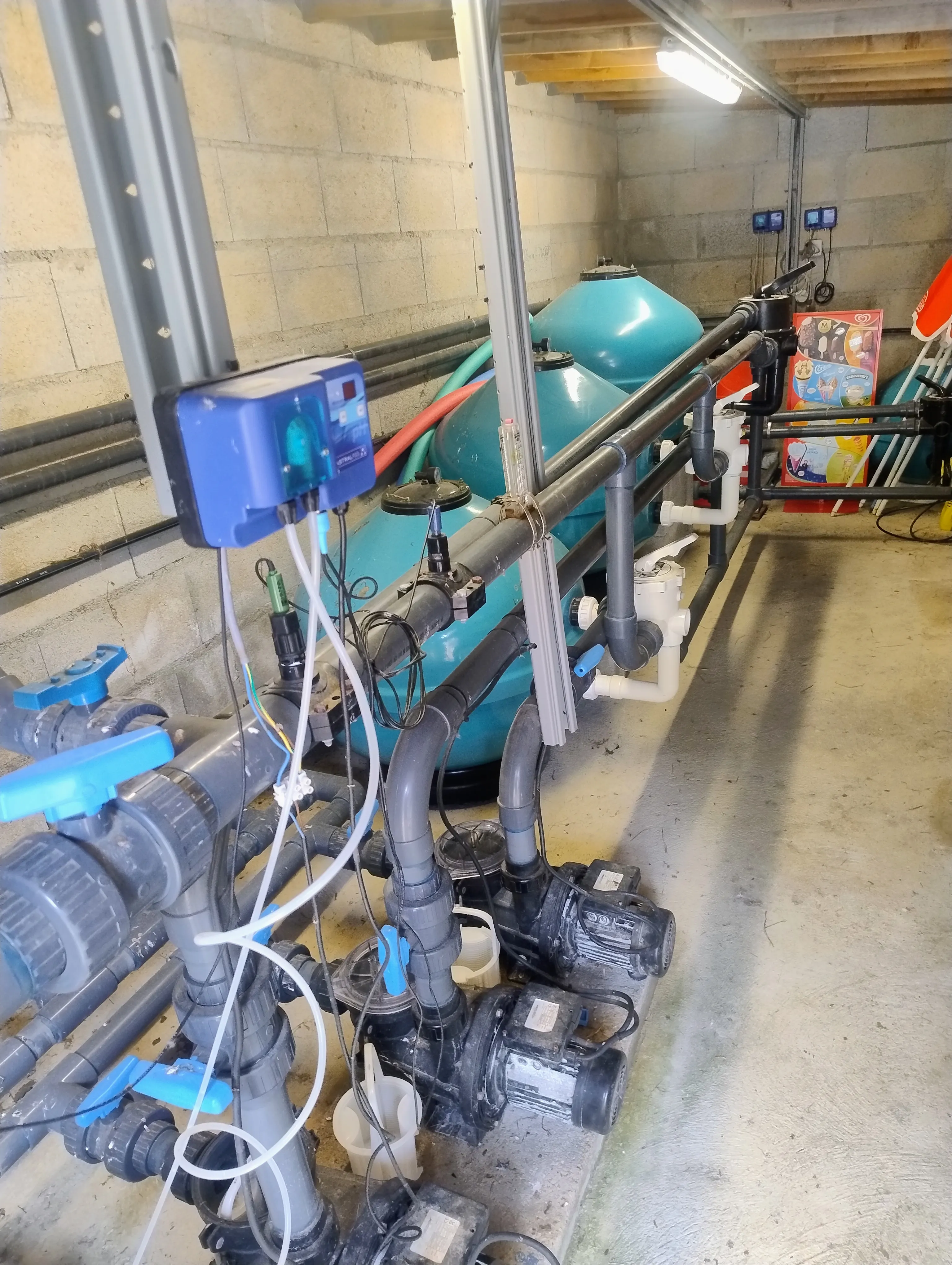 Local filtration piscine grande installation